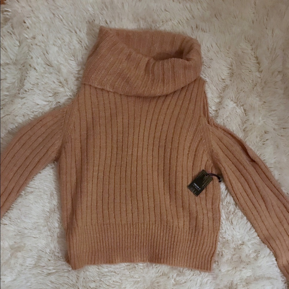 🎉NEW YEAR SALE🎉 Cold Shoulder Turtle Neck